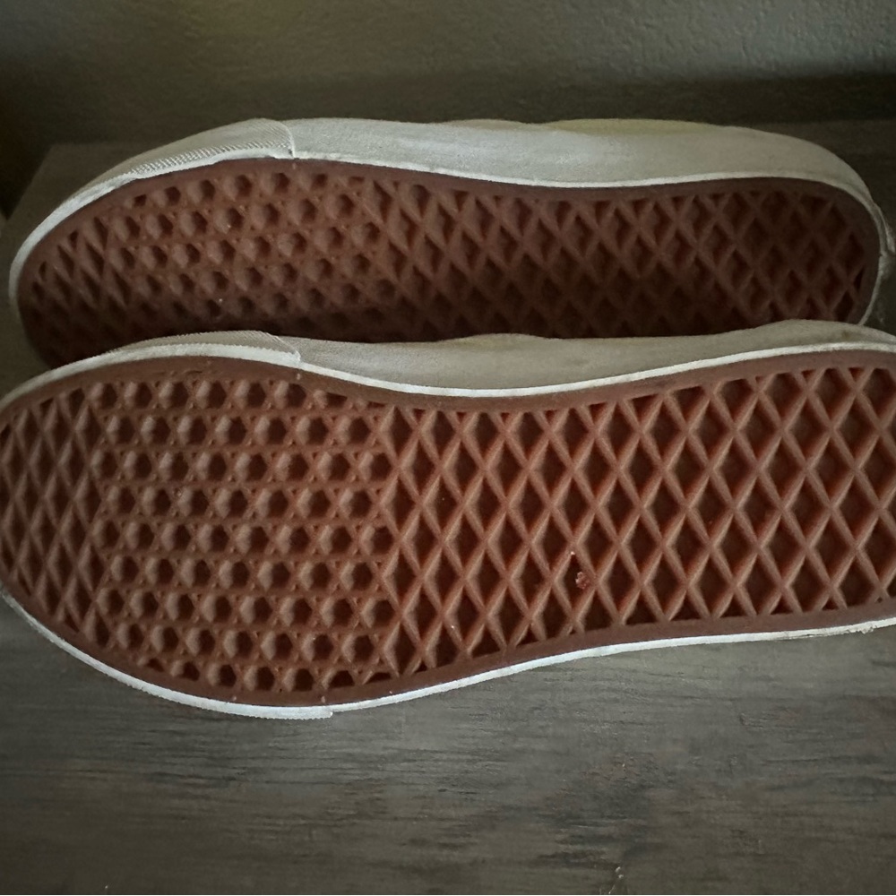 Vans - Picture 2 of 2
